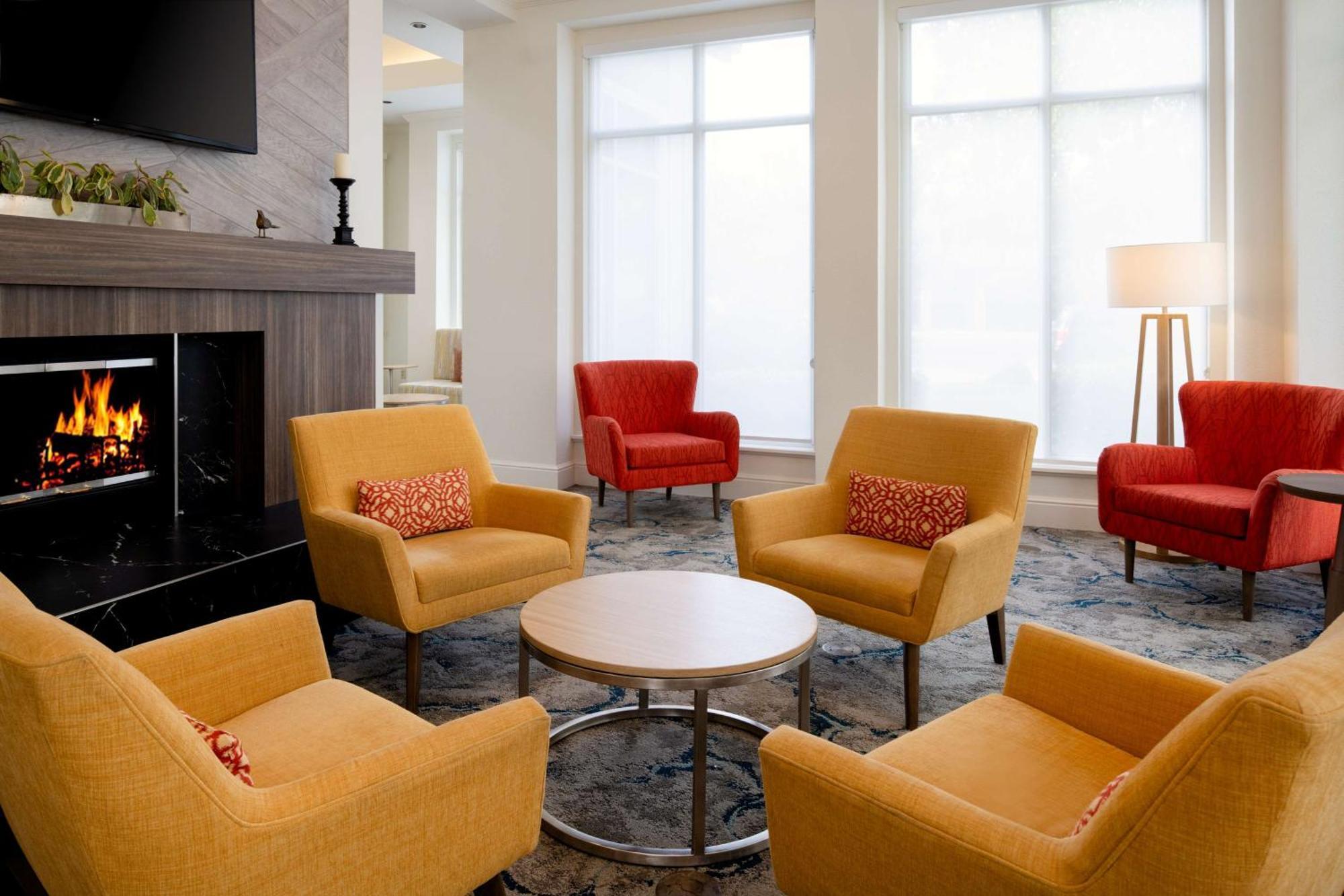 Hilton Garden Inn Roseville Exterior foto