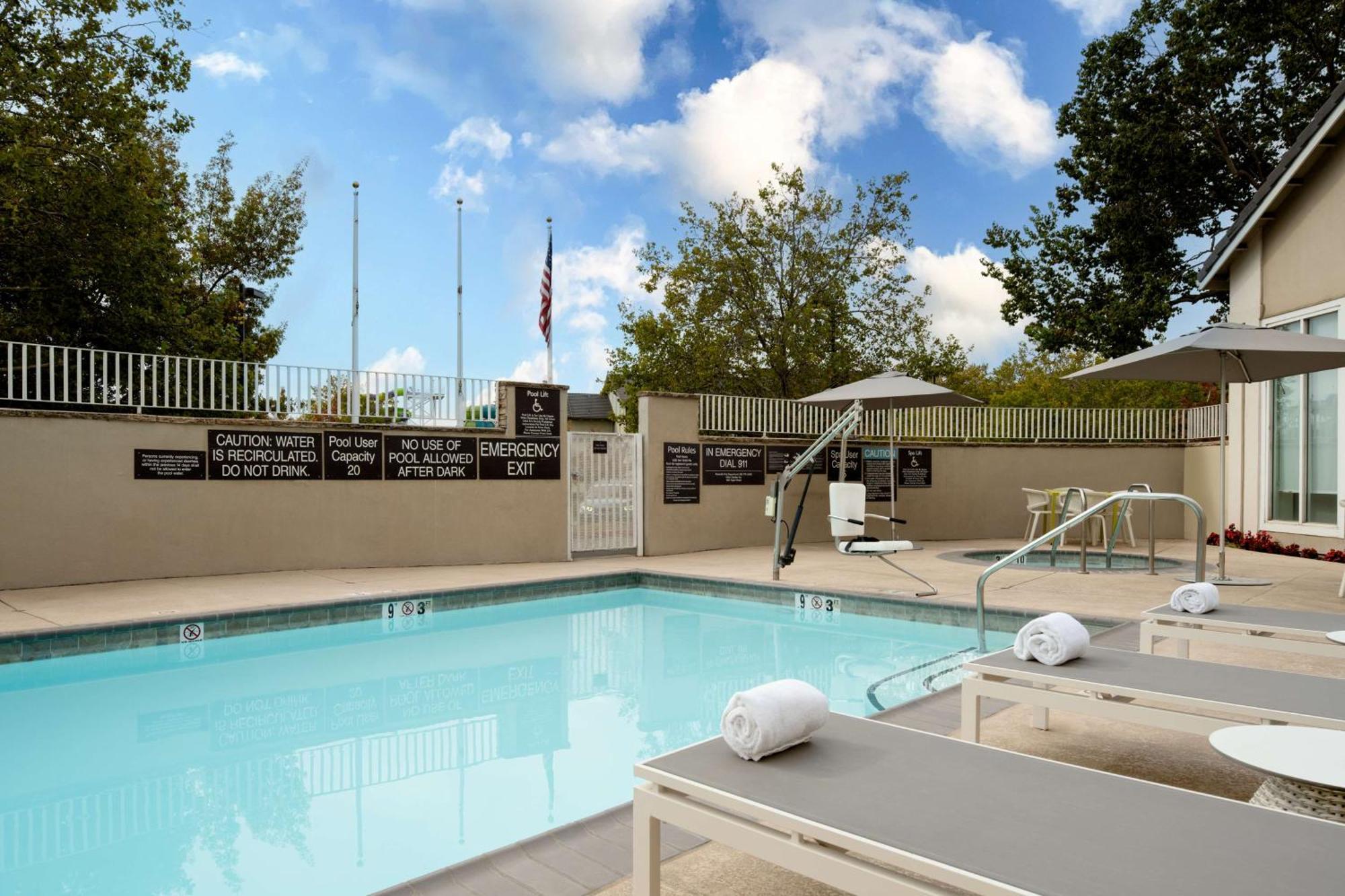 Hilton Garden Inn Roseville Exterior foto